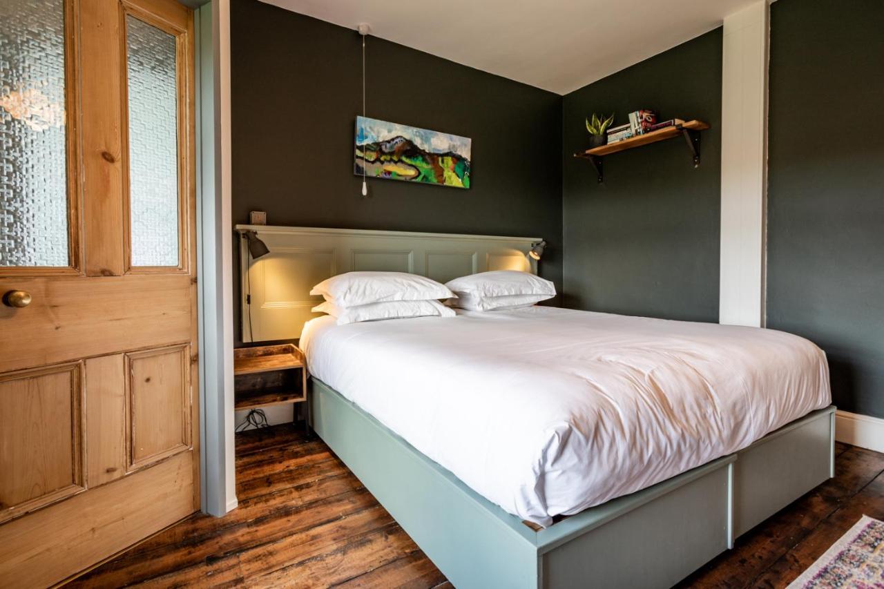 ジ オールド ビカレージ B&B Moylgrove エクステリア 写真